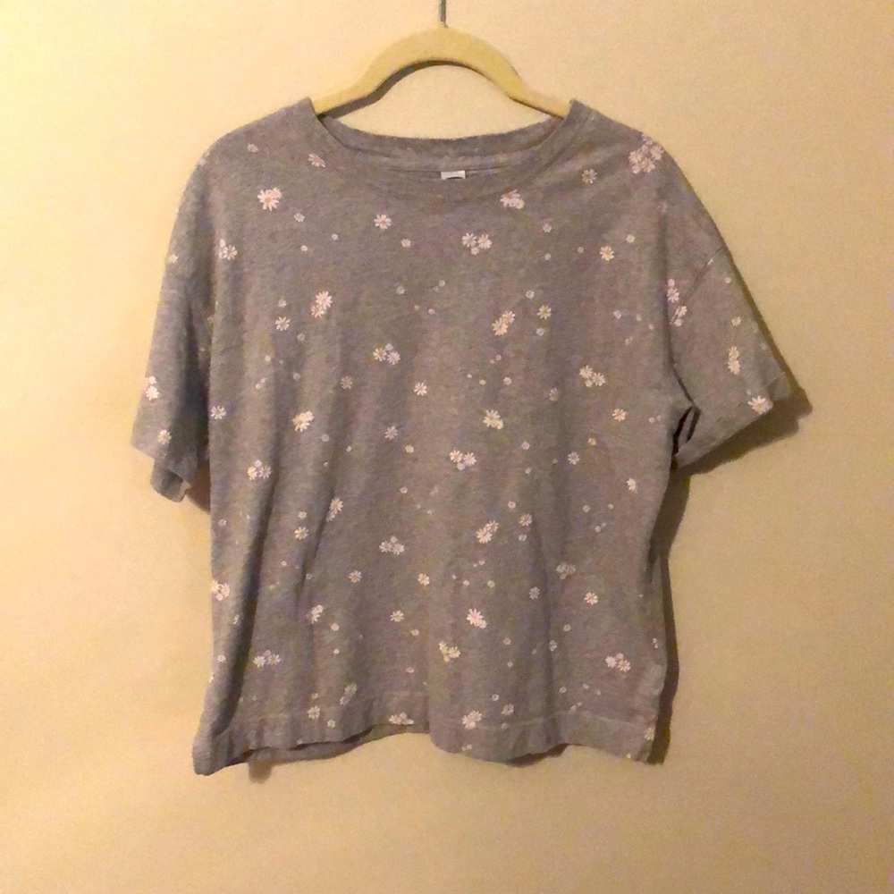 Old Navy daisy tee